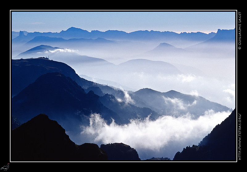 Entre Arc et Romanche : Les crtes de Belledonne et du Vercors au dessus des brumes de valles, 
depuis la Grande Lance de Domne