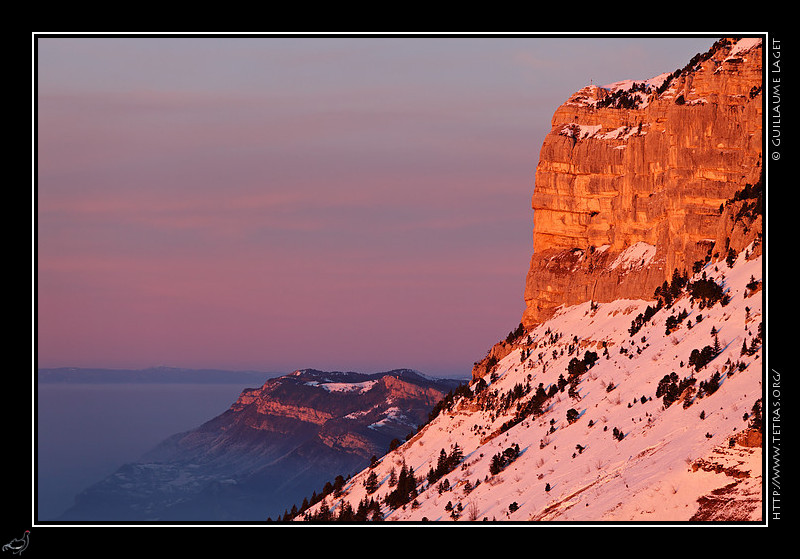 Chartreuse : Coucher de soleil hivernal sur le sommet du Granier 
