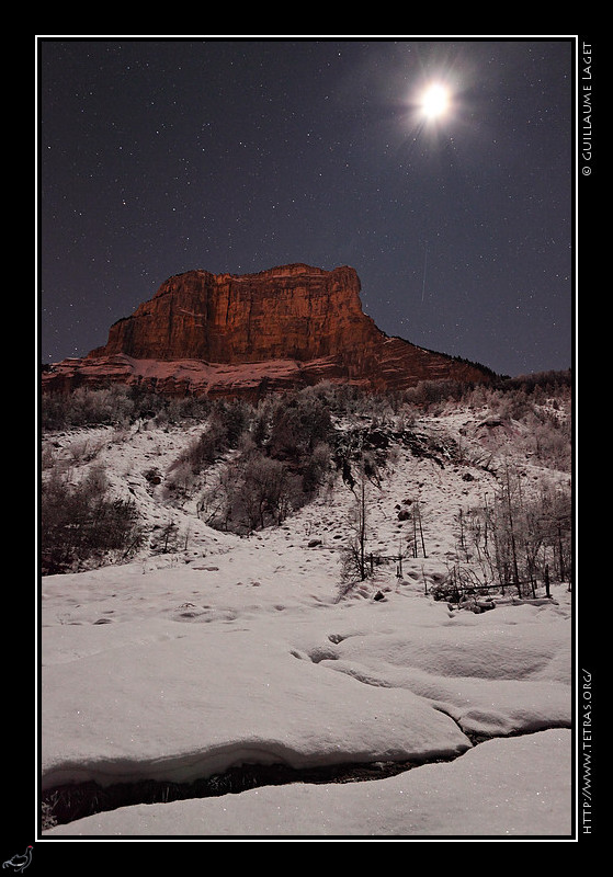 Chartreuse : La face nord du Granier est l'une des plus impressionnantes des pralpes ! Je me demandais depuis longtemps comment en ramener une photo originale : la
 neige et la lune d'une nuit de janvier m'ont inspir...
 
