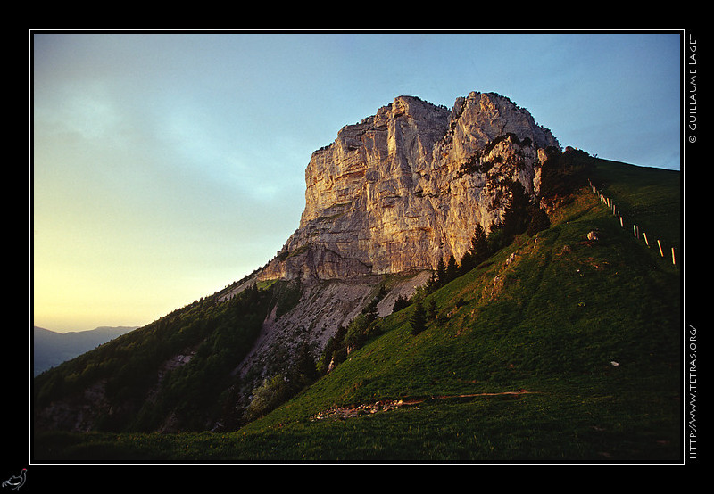 Chartreuse : C'est la deuxime plus ancienne image de mon stock d'images scannes...Le coucher de soleil en juin 1998 sur la Tte du Lion, au sud du plateau
 du Granier, vu depuis le col de l'Alpette. 
 
