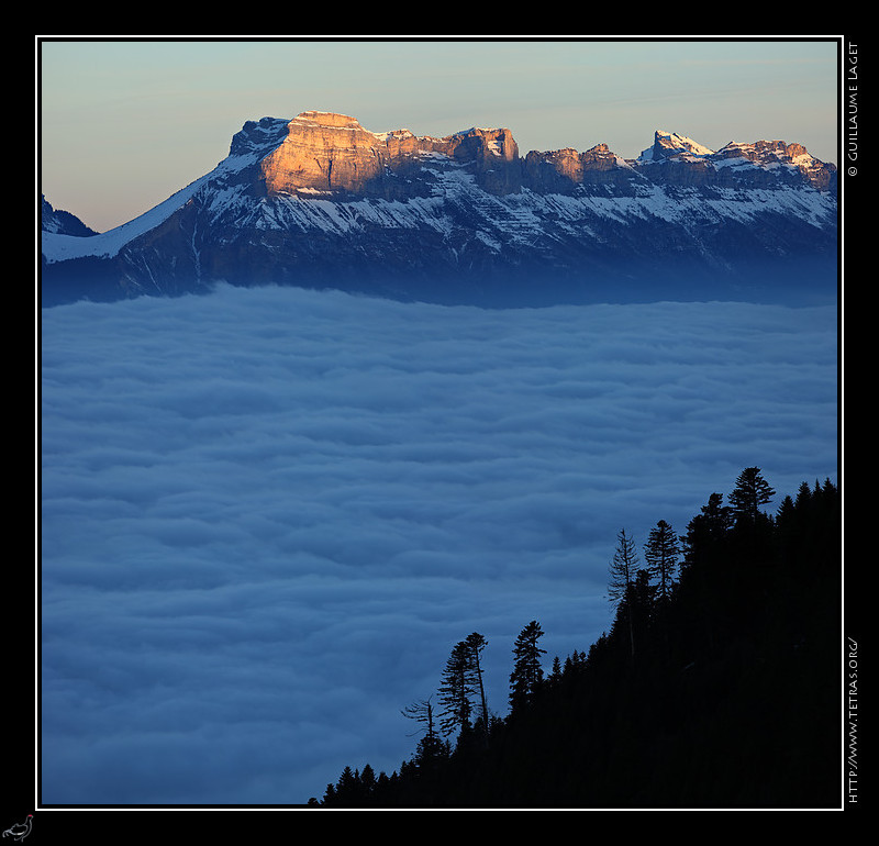 Chartreuse : Le Balcon Est de Chartreuse au dessus des brumes de valle, vus depuis Belledonne