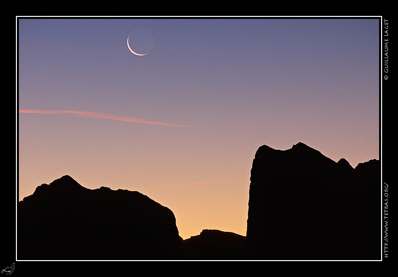 Dvoluy : La lune au dessus de la brche de Faraut