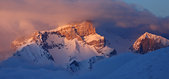 Devoluy : Soleil levant sur l'Obiou couvert de nuages