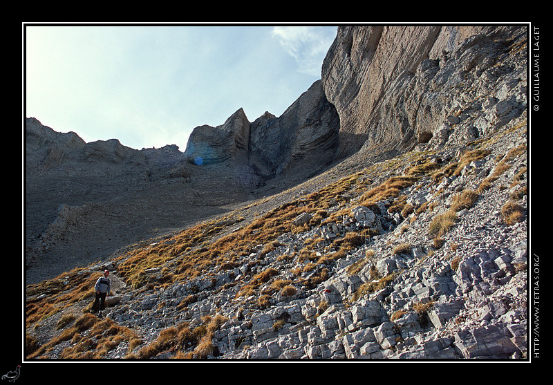 Dvoluy : Les gradins rocheux raides sous le col de l'Obiou