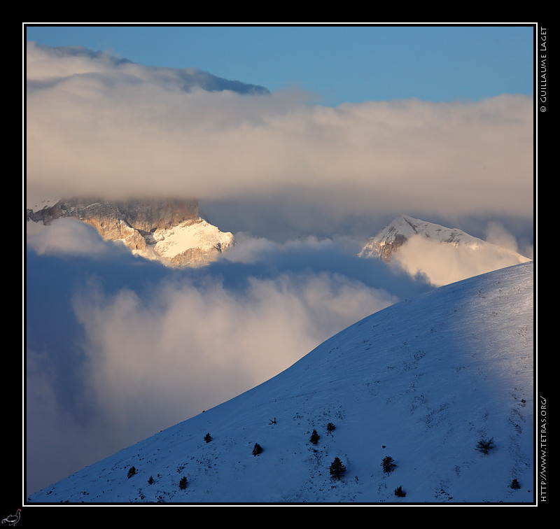 Dvoluy : Deux couches de nuages sur rejoignent sur l'Obiou et le sommet de Rattier