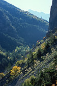 Devoluy : La Mere Eglise au loin et les gorges de la Souloise