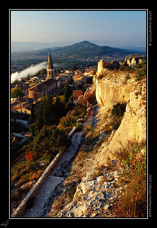 Luberon : Le chteau et le village de Saint-Saturnin-Les-Apt