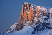 Devoluy : Lever de soleil sur le pilier nord-est du pic de Bure