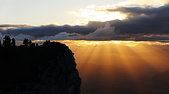 Chartreuse : Lever de soleil contrarie depuis le haut du couloir du Fourneau