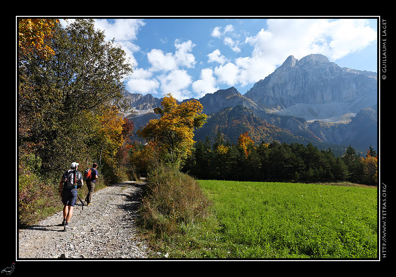 Rcits de randonnes : Dpart dans les couleurs d'automne sous le regard du Grand Ferrand. 
