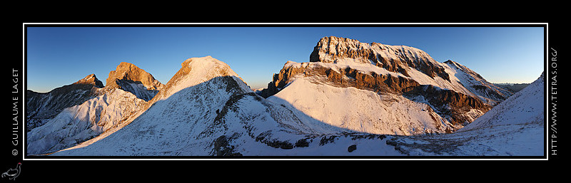 Rcits de randonnes : Des Garnesier jusqu' la Rama en passant par Vachres, un large panoramique matinal au dessus du vallon des Aiguilles
 
