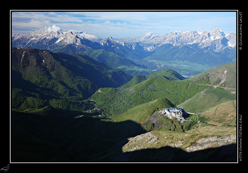 Rcits de randonnes : Depuis les hauteurs du Chamoux, vue sur le monastre de la Salette et le Dvoluy