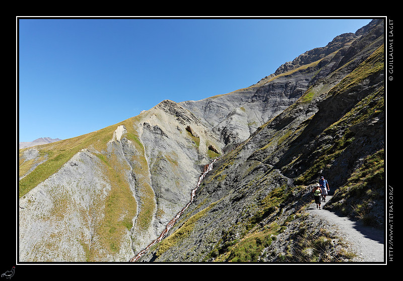 Rcits de randonnes : Retour par le sentier des Crevasses. Cet itinraire traverse  flanc des pentes creuses par l'rosion et permet de relier le col du Lautaret  l'alpe de Vilar d'Arne et au col d'Arsine. 
