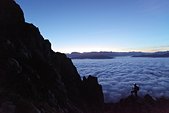 Vercors : Brumes de vallee nocturnes sous le couloir des Sultanes