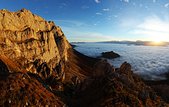 Vercors : Falaises du Gerbier et brumes de vallee depuis le couloir des Sultanes