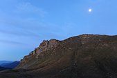Gapencais : La lune au dessus des cretes du pic de Gleize