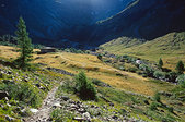 Ecrins : L'alpage et le refuge du pre de la Chaumette