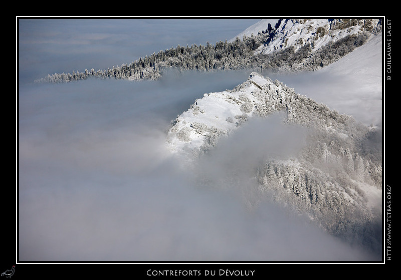 Rcits de randonnes : Vers le col de la Croix-Haute, les contreforts du Dvoluy sous les nuages. 
