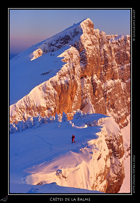 Rcits de randonnes : Et voil, 7h30, le soleil se lve.  D'abord quelques rayons sur la Tte des
 Chaudires et le haut de la Grande Moucherolle, puis toute la crte de la Balme.
 
