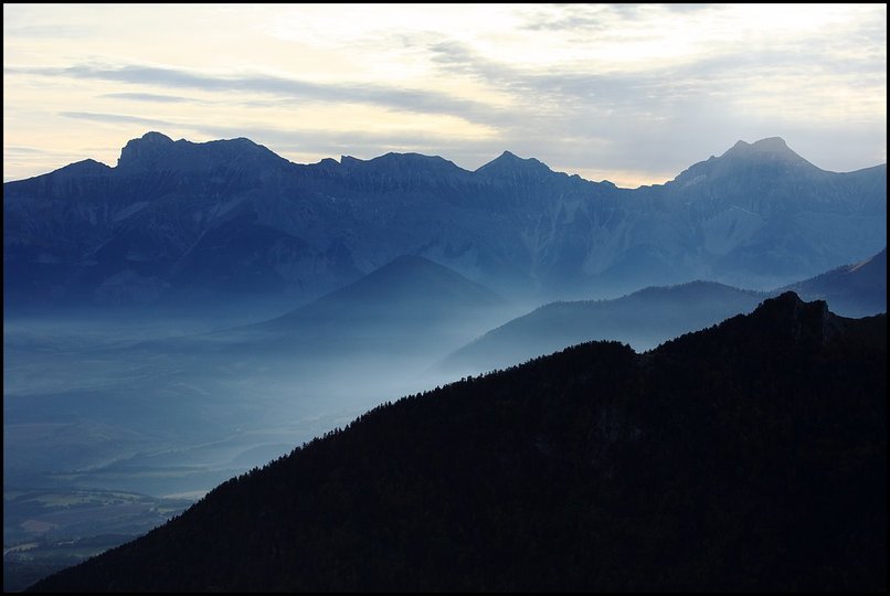 Photo : Le Balcon Ouest du Dvoluy, de l'Obiou au Grand Ferrand, vu depuis les crtes du sud-Vercors. 
