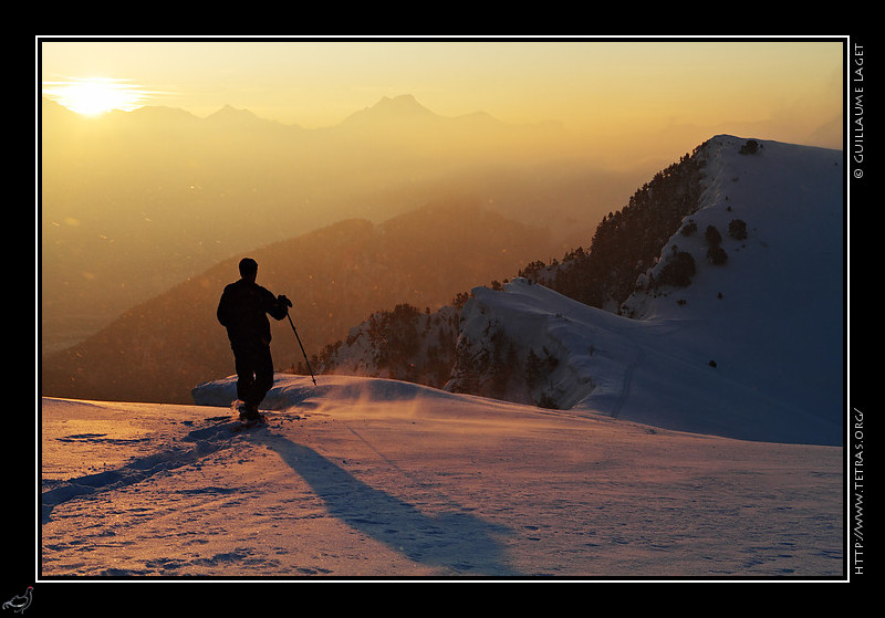 Photo : Matine brumeuse et vente sur les crtes du Vercors. 
