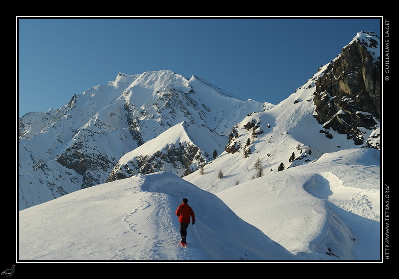 Photo : Un lever de soleil dans le Queyras, sur la crte de Curlet dominant Saint-Vran. 
