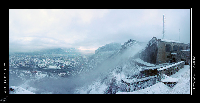 Photo : La Bastille et l'agglomration grenobloise enneige 
