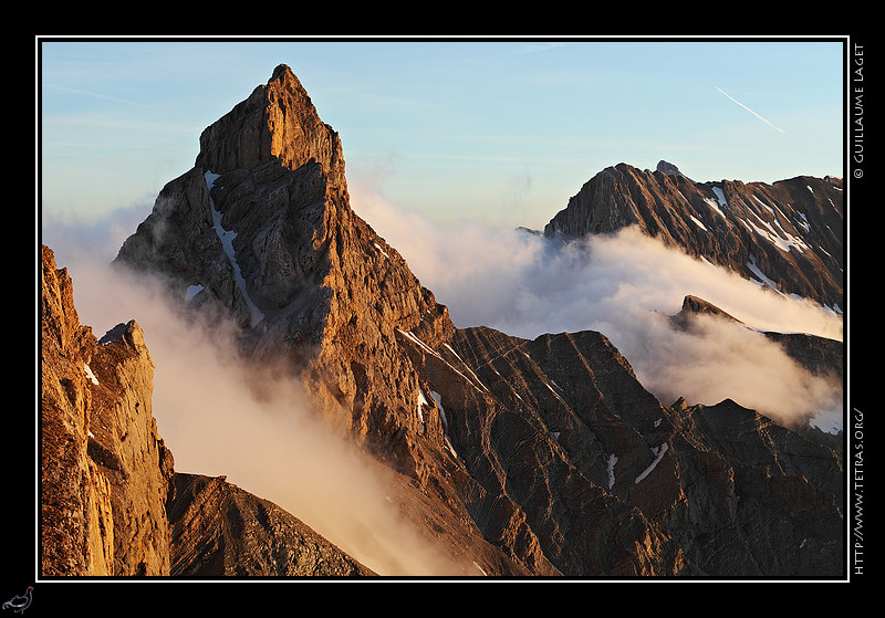 Photo : Nuages sous le roc de Garnesier, sur les cols de Corps et des Aiguilles, en Dvoluy 
