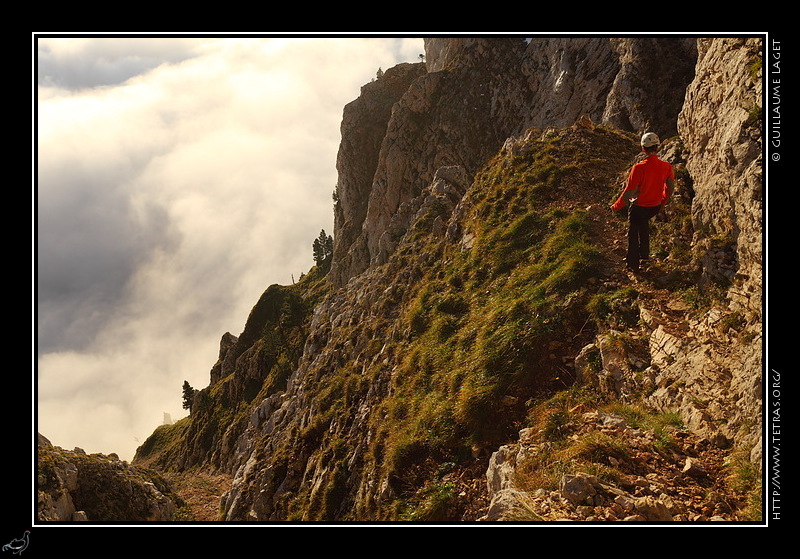 Photo : Dans le couloir du Pas Morta, au dessus des brumes 
