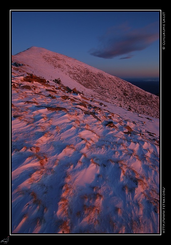 Photo : Face au Canigou, point culminant des Pyrnes Orientales, le pic Gallinasse est un beau belvdre d'accs  trs facile et relativement rapide depuis la valle du Tech.
 
