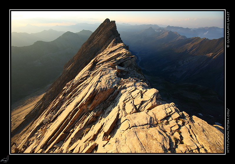 Photo : Les crtes de la Taillante dans le Queyras,  proximit du sommet Sud. 
