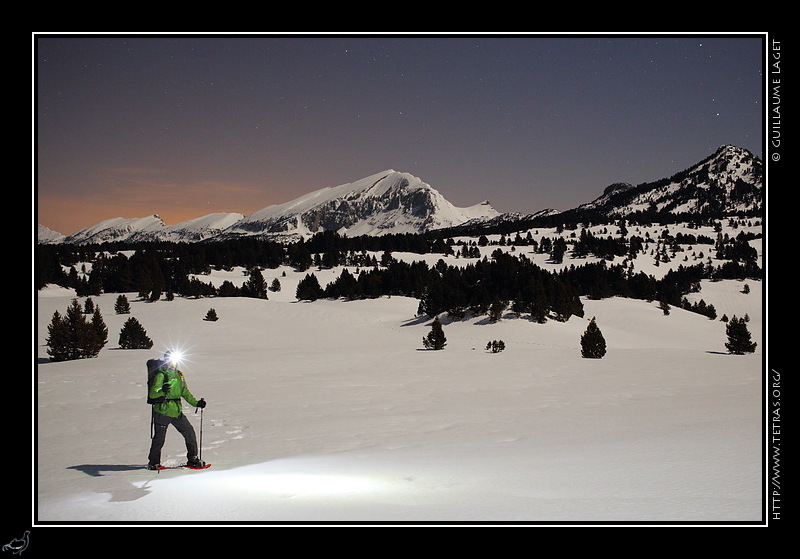 Photo : Les hauts-plateaux du Vercors vers Pr Peyret, vue sur le Grand Veymont. 
