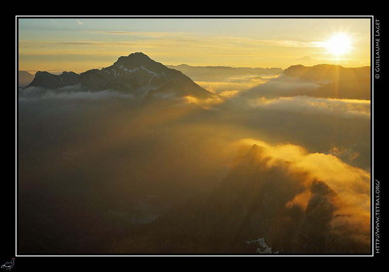 Photo : Lever de soleil sur l'arte de Brard et le Grand Som depuis le Charmant Som 
