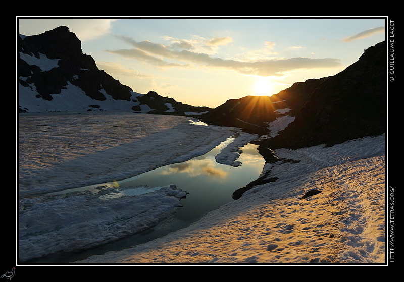 Photo : Le lac du Petit Domnon encore pris par les glaces en ce 20 juillet 2013 

