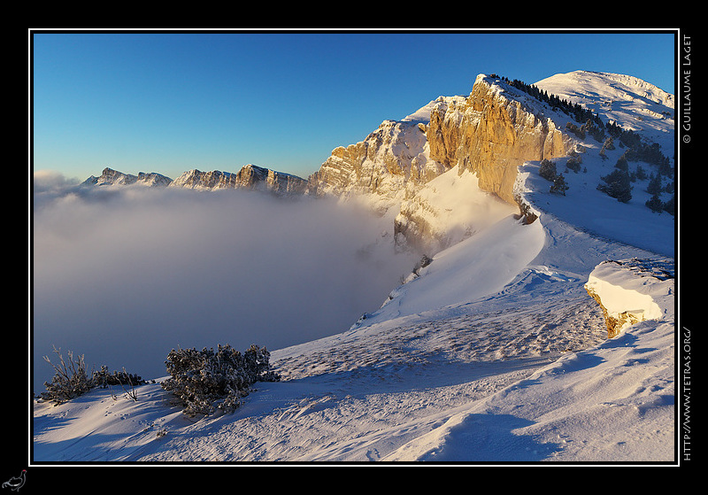 Photo : Lever de soleil et de brumes, au pas de la Balme dans le Vercors 
