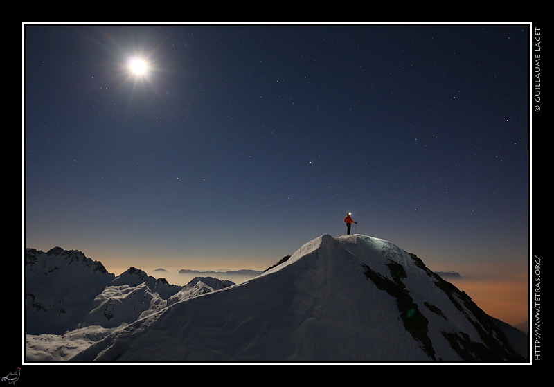 Photo : Promenade  la lumire de la lune sur les crtes du pic Sud du Merlet, en Belledonne 
