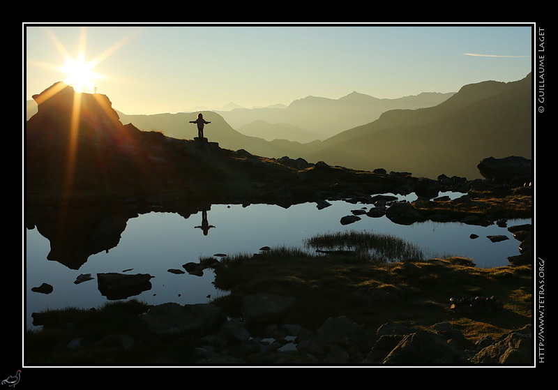 Photo : Lever de soleil au lac de la Combe, Belledonne 
