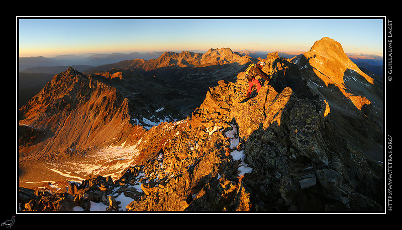 Photo : Coucher de soleil  la Pointe du Gleyzin, Belledonne. Vue sur le Grand Mortan. 
