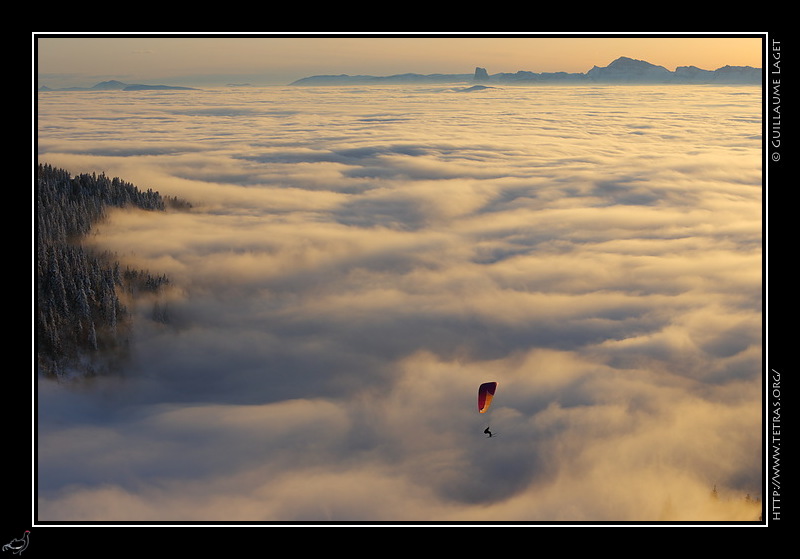 Photo : Parapente sur la mer, Belledonne 
