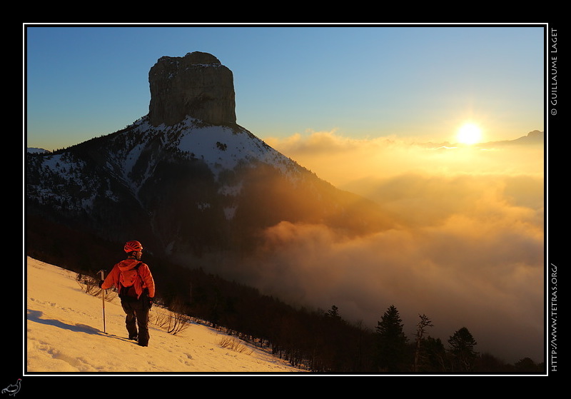 Photo : Mer de nuages sous le Mont Aiguille, Vercors 
