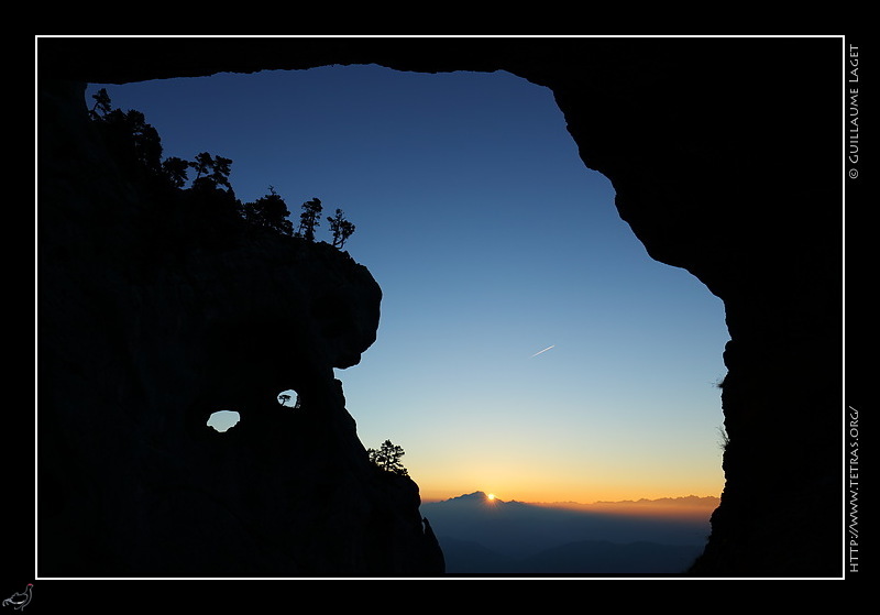 Photo : Les Yeux de Chartreuse et le Mont Blanc depuis la Tour Perce 
