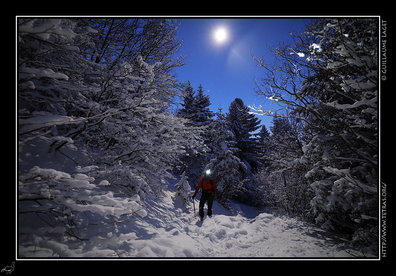 Photo : Monte nocturne au pic Saint-Michel, Vercors 
