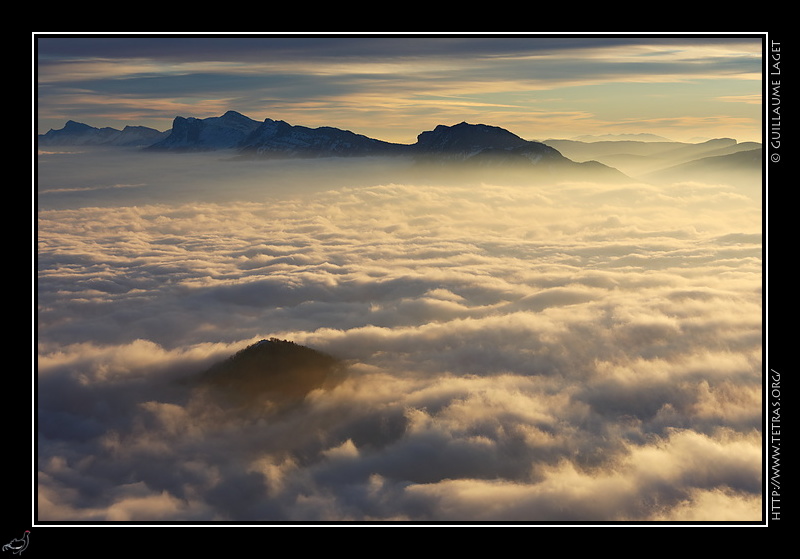 Photo : L'coutoux comme une le, depuis Chamechaude 
