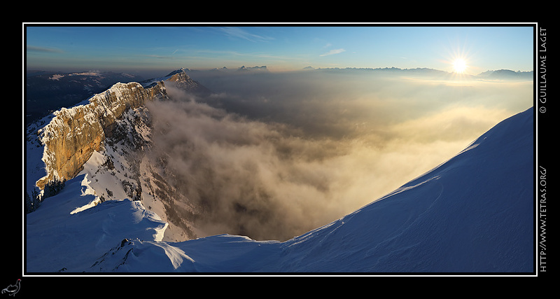 Photo : de la Roche Saint-Michel  Belledonne en passant par la Chartreuse - lever de soleil depuis le pic Saint-Michel 
