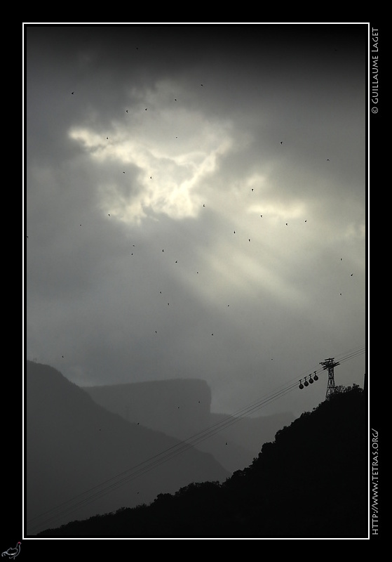 Photo : Orage sur Grenoble et les Bulles 
