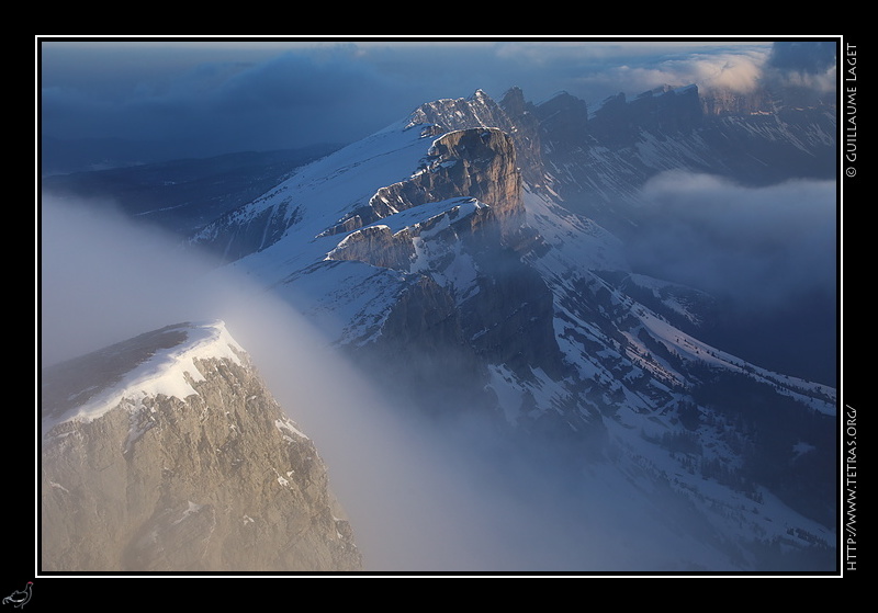 Photo : Brumes sur les falaises du Grand Veymont, Vercors 
