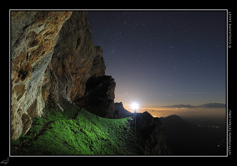 Photo : Lever de lune sur la vire de Serre-Brion, Vercors. 
