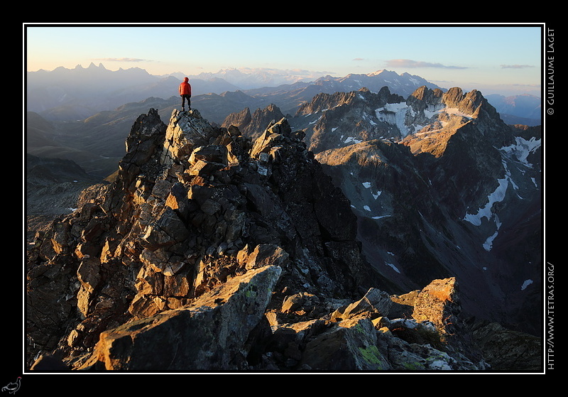 Photo : Du Bec d'Arguille, Belledonne, vue sur les glaciers des aiguilles de l'Argentire. 
