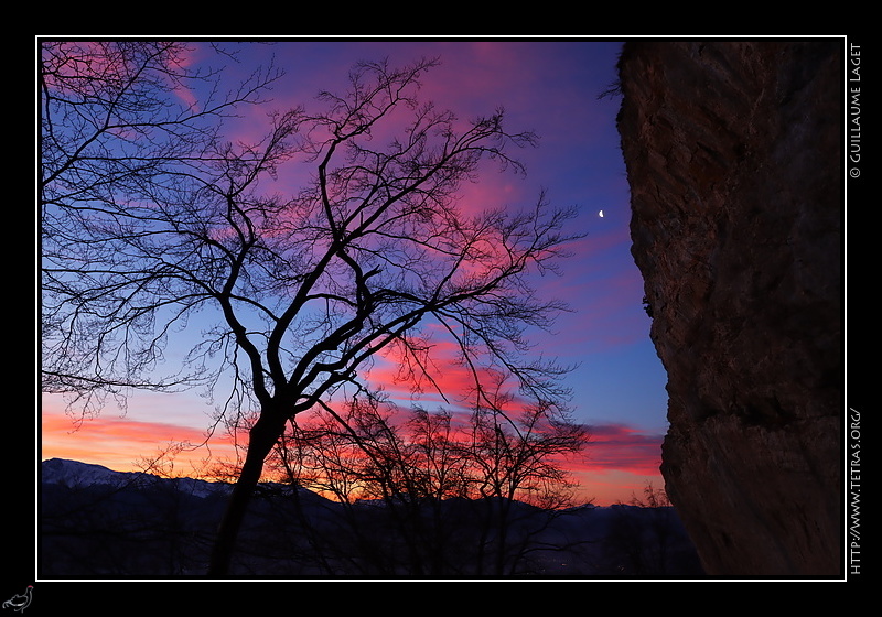 Photo : Sous les falaises du Nron 
