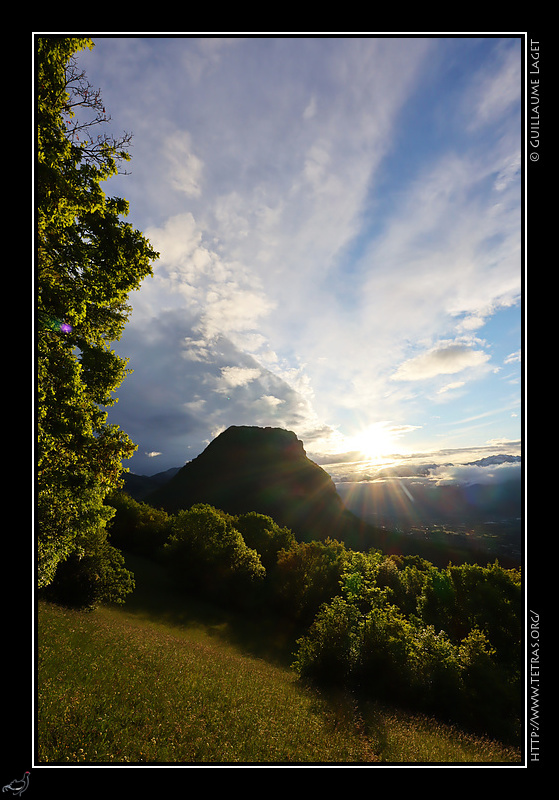 Photo : Lever de soleil derrire le Saint-Eynard 
